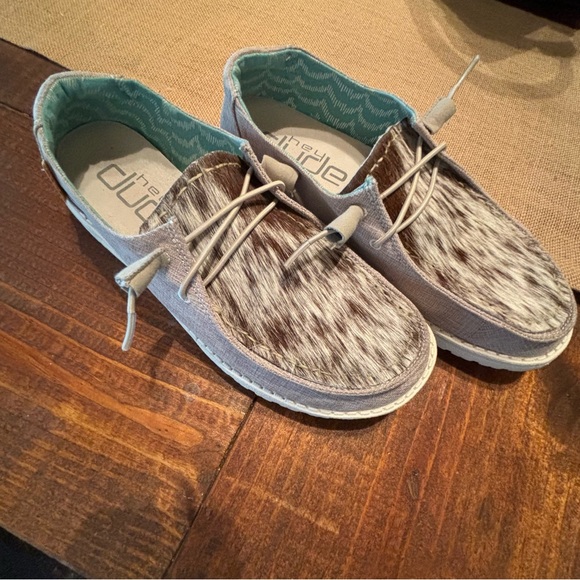 Custom, hand stitches cow fur Hey Dude, style Wendy - Picture 4 of 5